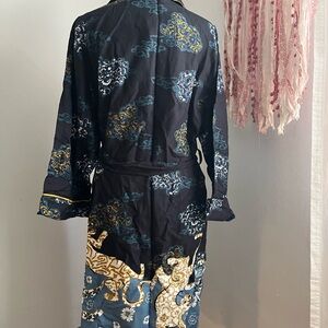 Chic Black and Gold Women's Robe